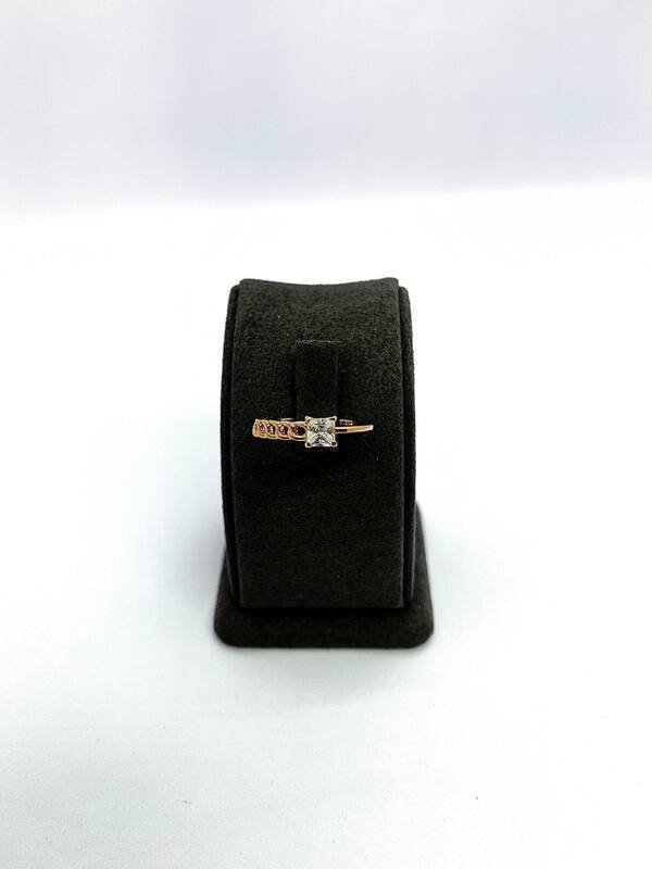 JUZ-585-2 776 Кольцо:Красное Золото 16,5 Фианит 1,5г