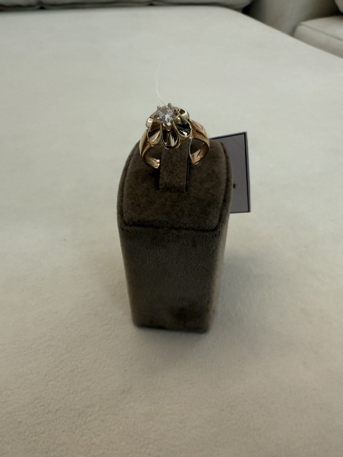 JUZ-585-00156 Кольца:Золото 18 Циркон 3,12г