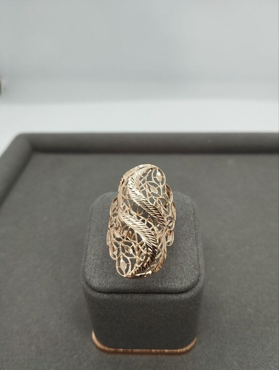 JUZ-585-4 186 Кольцо:Красное Золото 19.5 без камней 3,79г