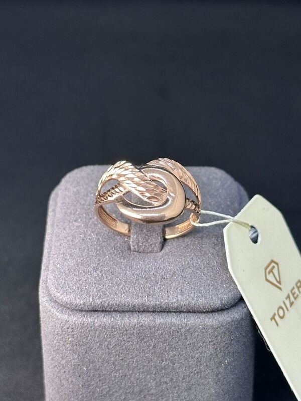 JUZ-585-8 718 Кольцо:Красное Золото 19 без камней 2,17г